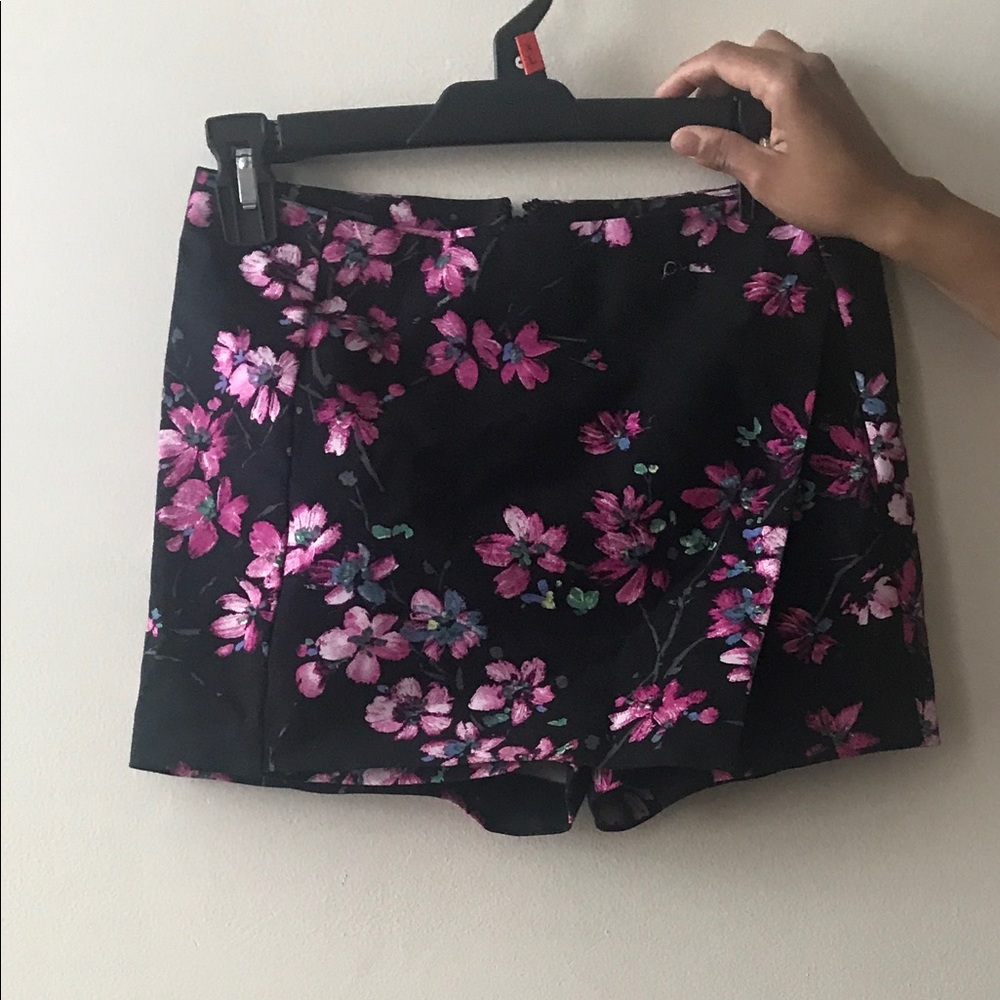 Express Skort never warn